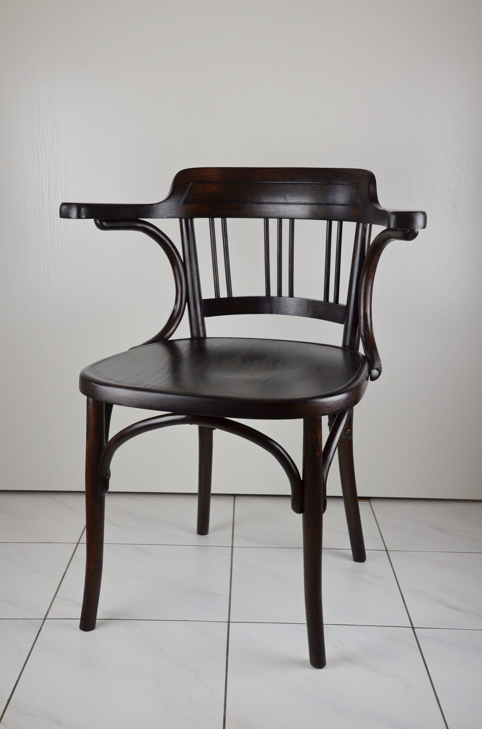 Polokřeslo Thonet